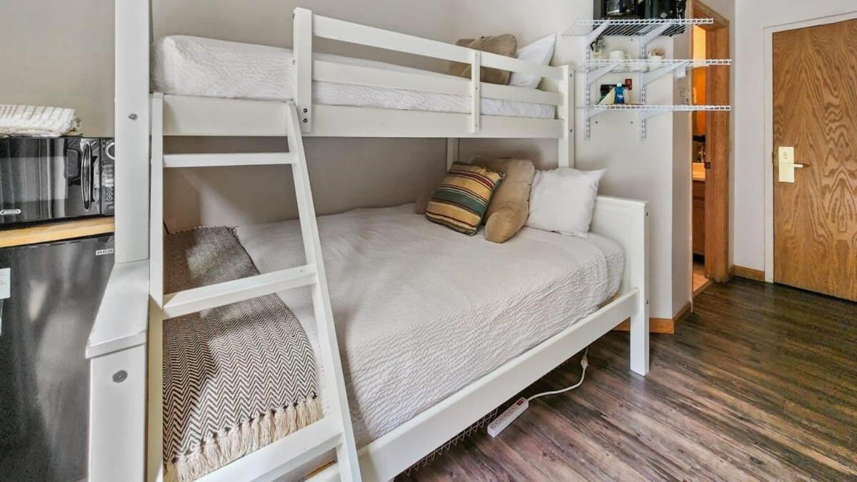 Cozy Studio With Shared Pool -3 Min To Ski Lift Брекенридж Экстерьер фото